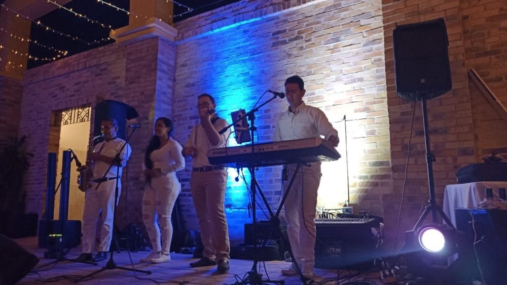 ADRENALINA BANDA SHOW BUCARAMANGA