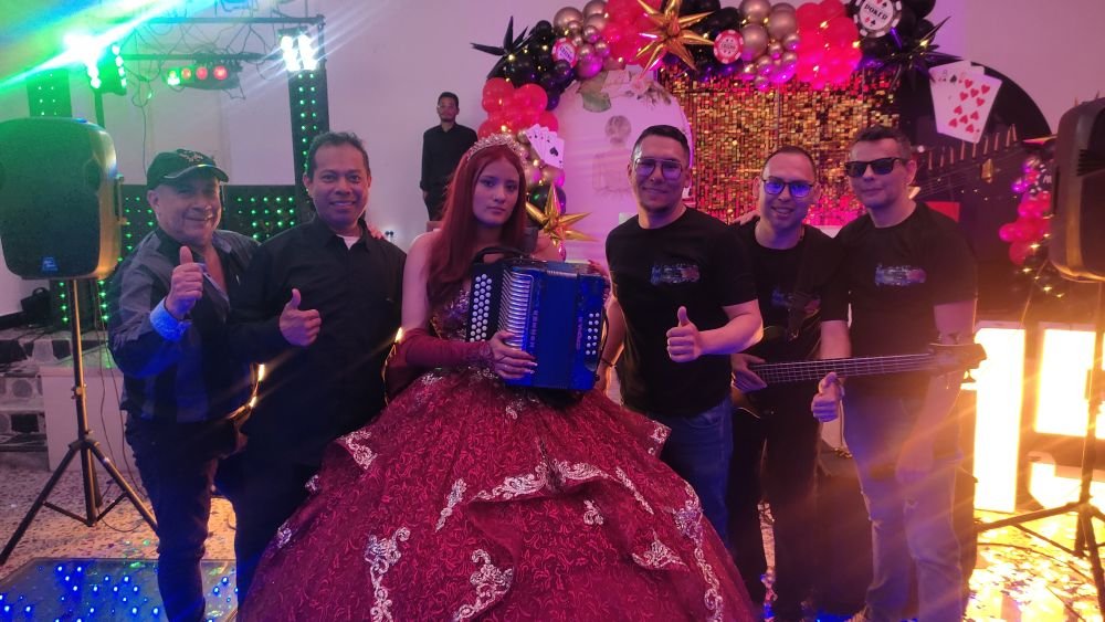 Foto adicional 1 de Grupo sensación 