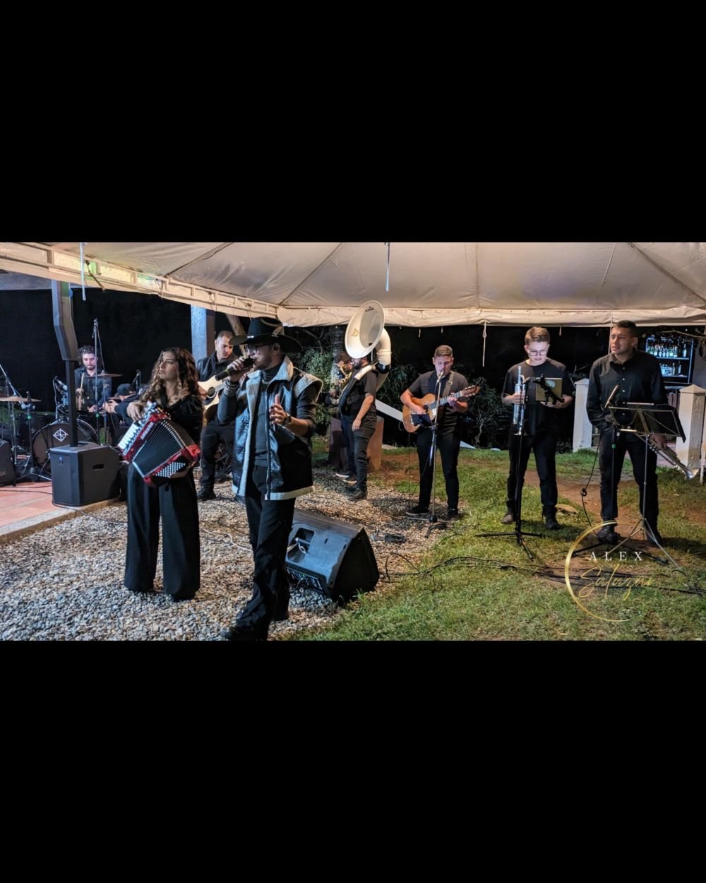 Foto 8 de Alex Salazar , Popular en Medellin