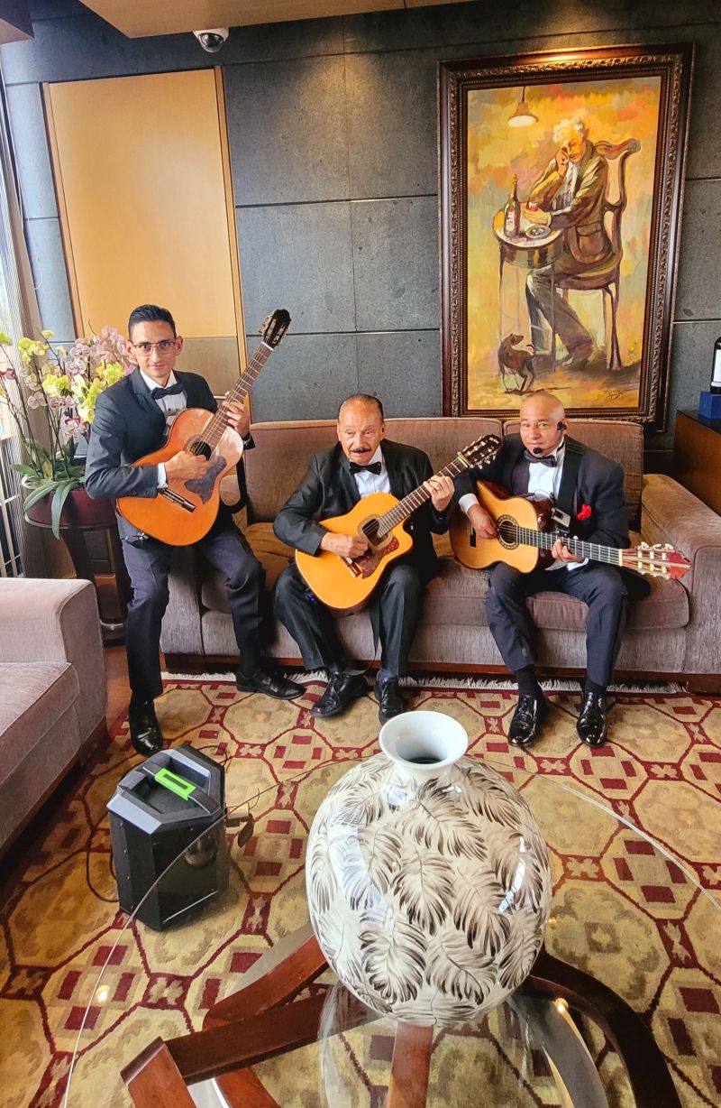 Trío en Bogotá 