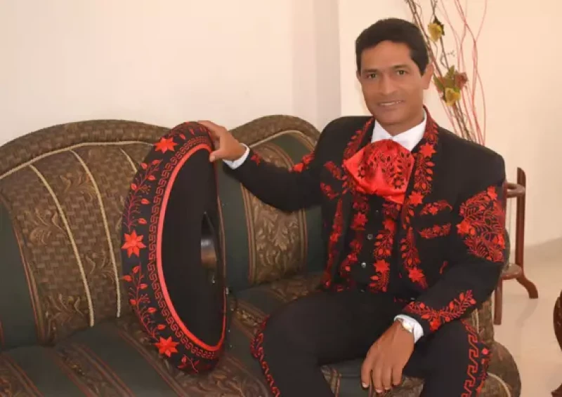 Mariachi Caballo de Patas Blancas
