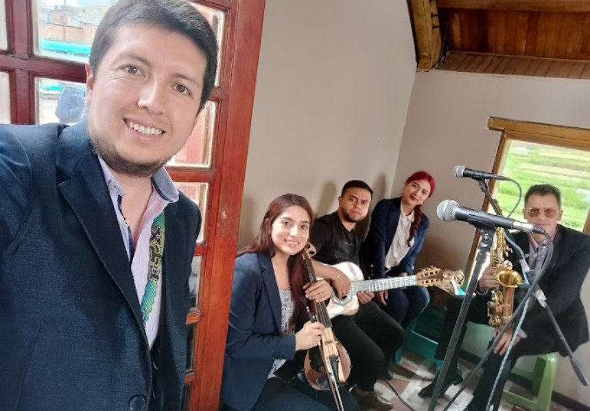 Grupo Musical Renacer