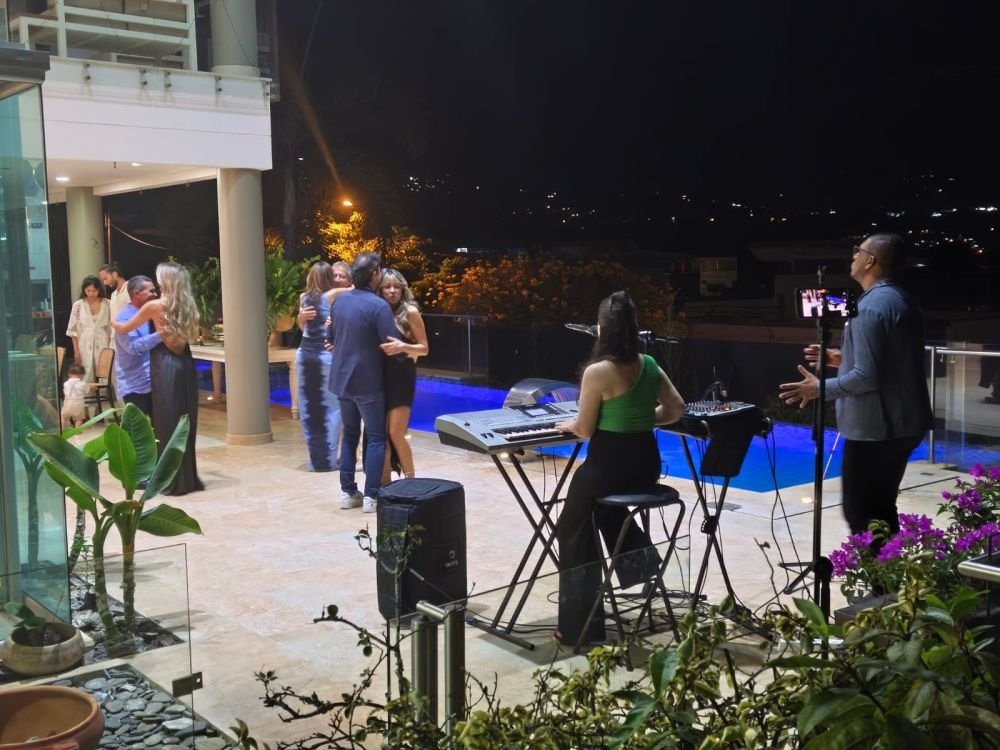 Foto adicional 2 de Grupo Musical Prisma