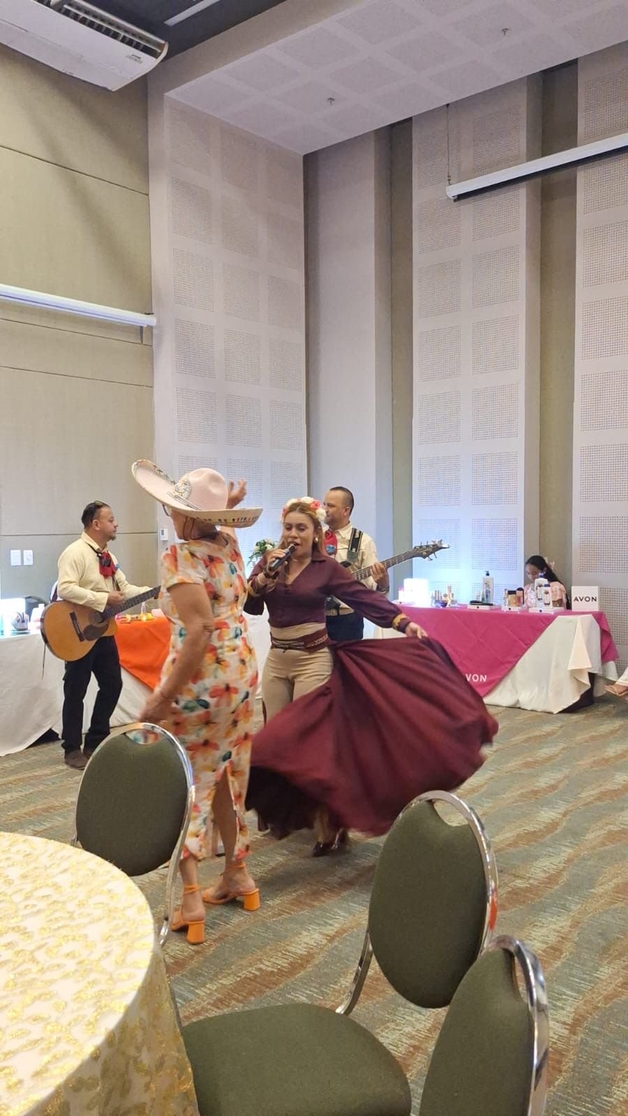 Foto adicional 1 de Mariachi Apache