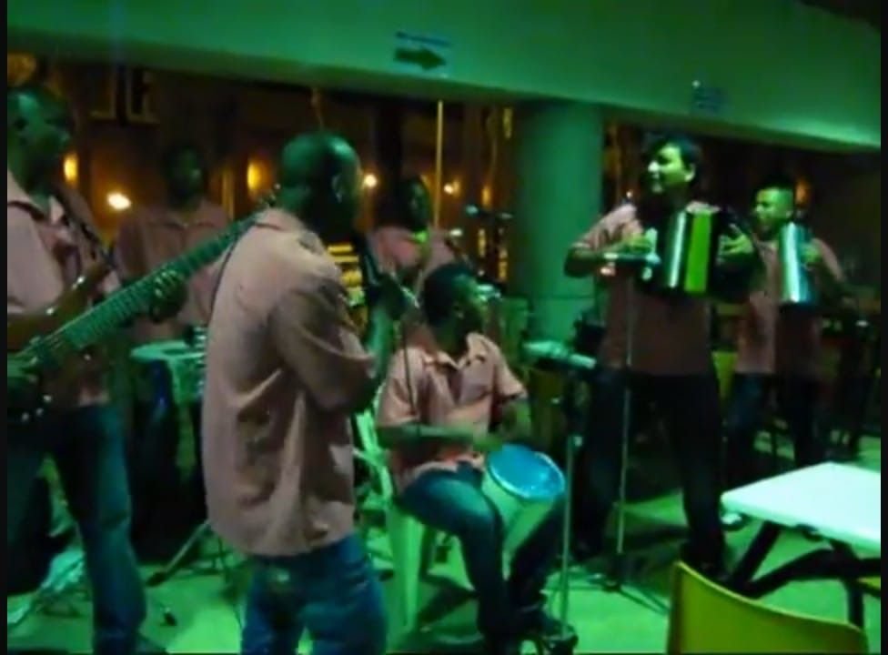 Foto adicional 7 de JOSÉ ÓSCAR MARMOLEJO Y SU ALEGRIA VALLENATA 