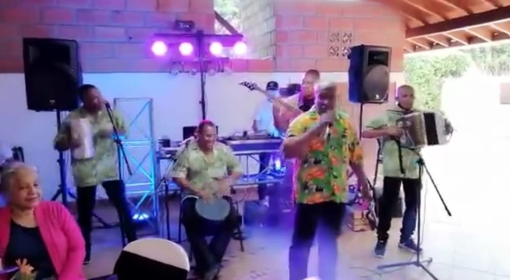 Foto adicional 3 de JOSÉ ÓSCAR MARMOLEJO Y SU ALEGRIA VALLENATA 