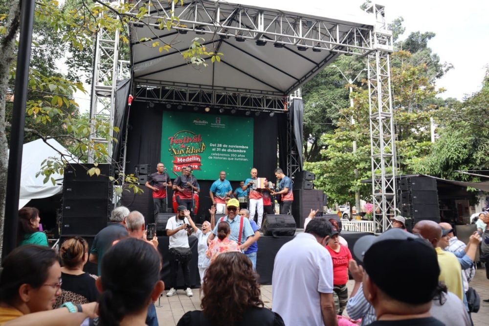 Foto adicional 10 de JOSÉ ÓSCAR MARMOLEJO Y SU ALEGRIA VALLENATA 