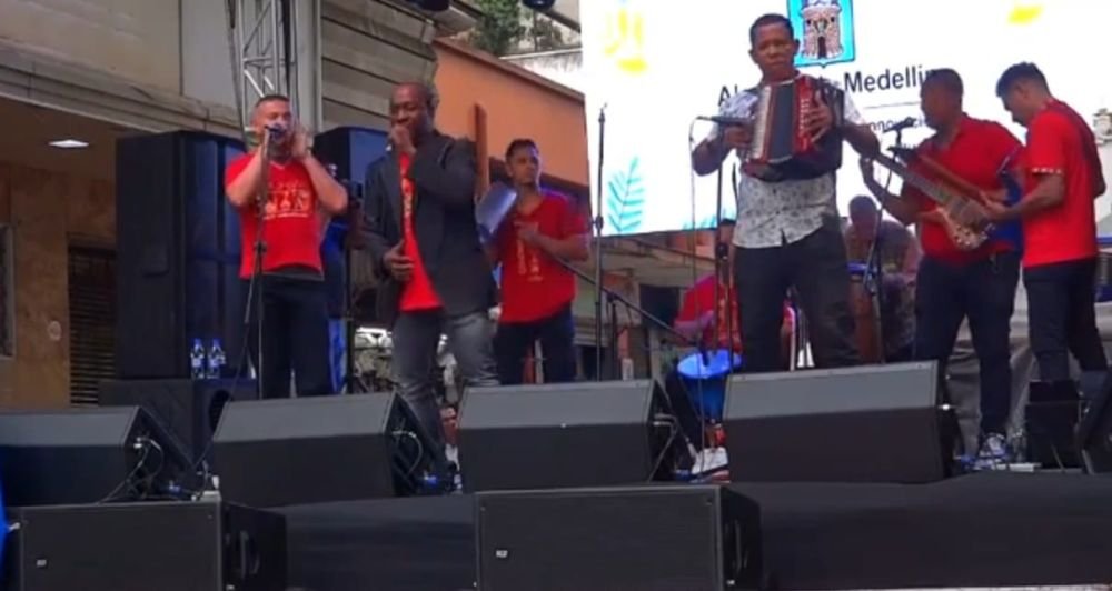 Foto adicional 2 de JOSÉ ÓSCAR MARMOLEJO Y SU ALEGRIA VALLENATA 