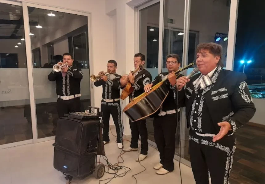Gran Mariachi Cantares de México