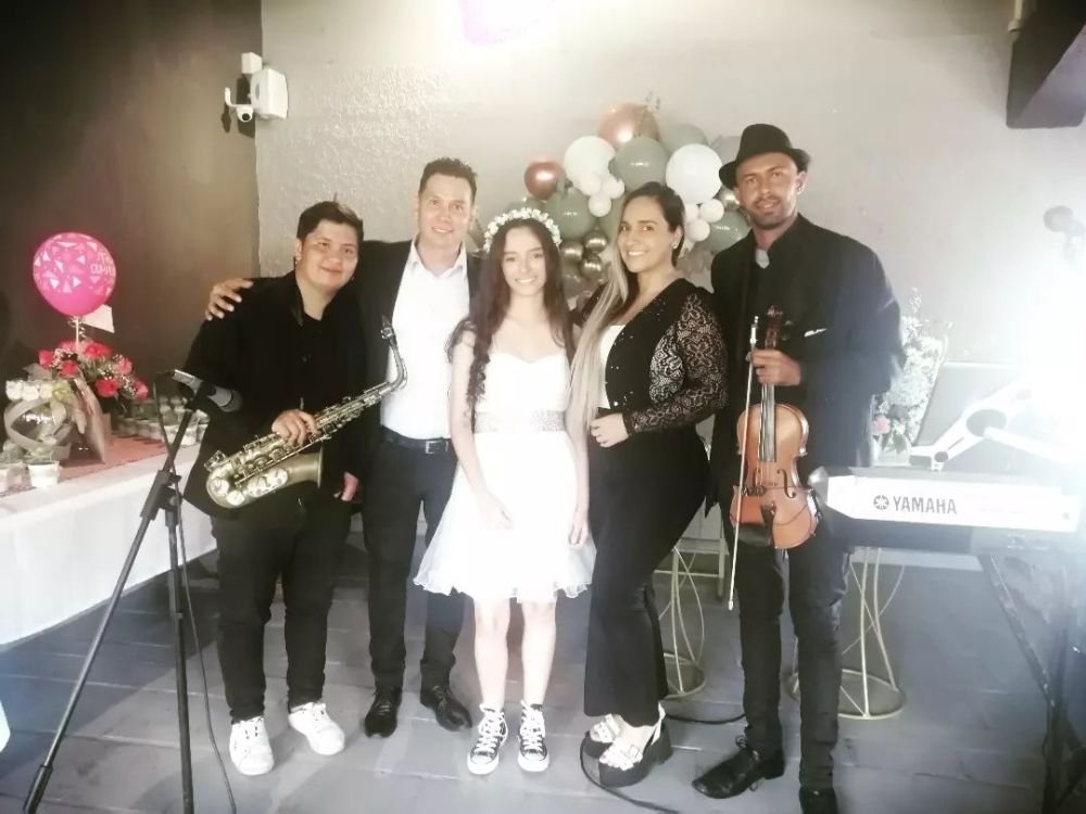 ADRENALINA BANDA SHOW BUCARAMANGA