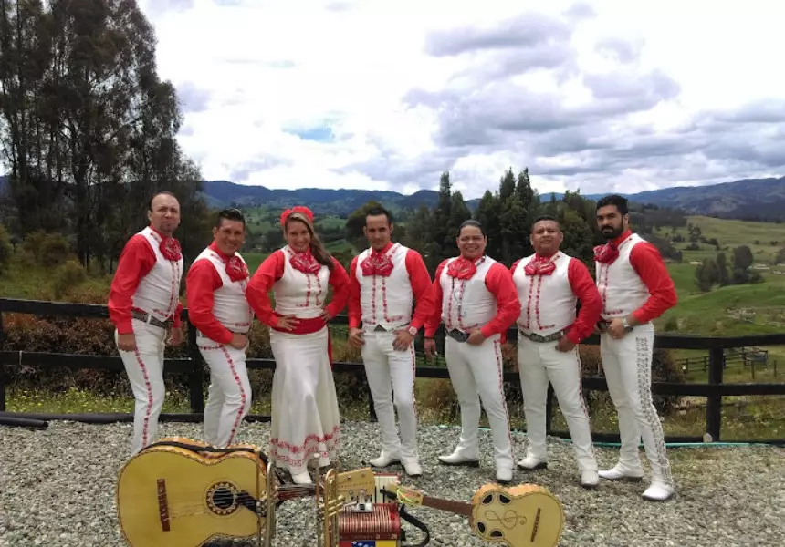 Mariachis Mix Show