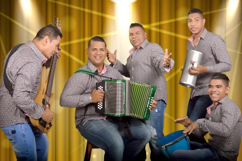 Contakto Vallenato
