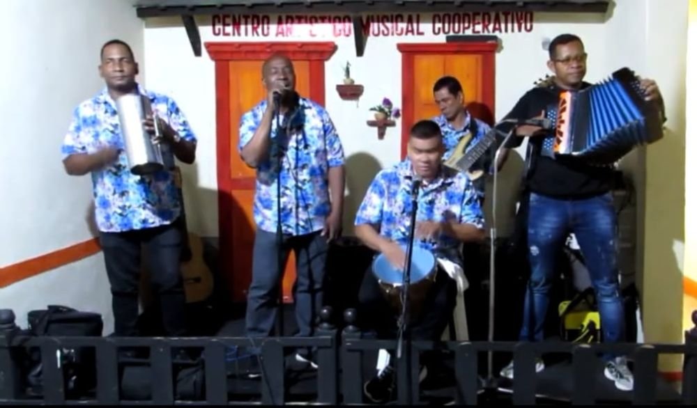 Foto adicional 4 de JOSÉ ÓSCAR MARMOLEJO Y SU ALEGRIA VALLENATA 