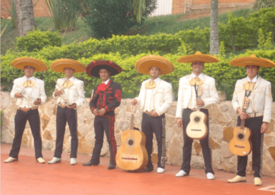 Mariachi Caballo de Patas Blancas