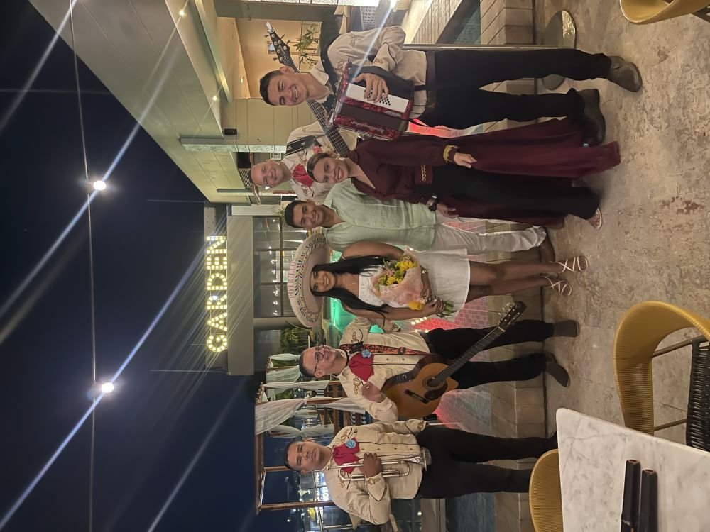 Foto adicional 3 de Mariachi Apache